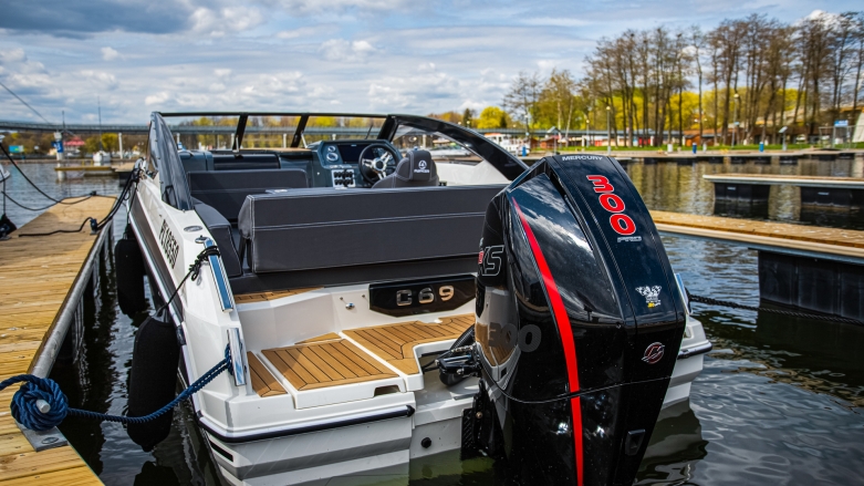 
                                                                                                Testujemy na wodzie silnik Mercury F300 ProXS V8 4,6L
                                                                                        