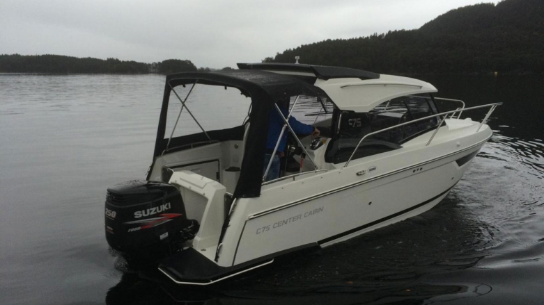 
                                                                                                750 Cabin Cruiser
                                                                                        